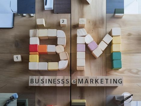 Najlepsze strategie brandingowe dla firm online w 2026: Jak zbudować silną markę w erze AI